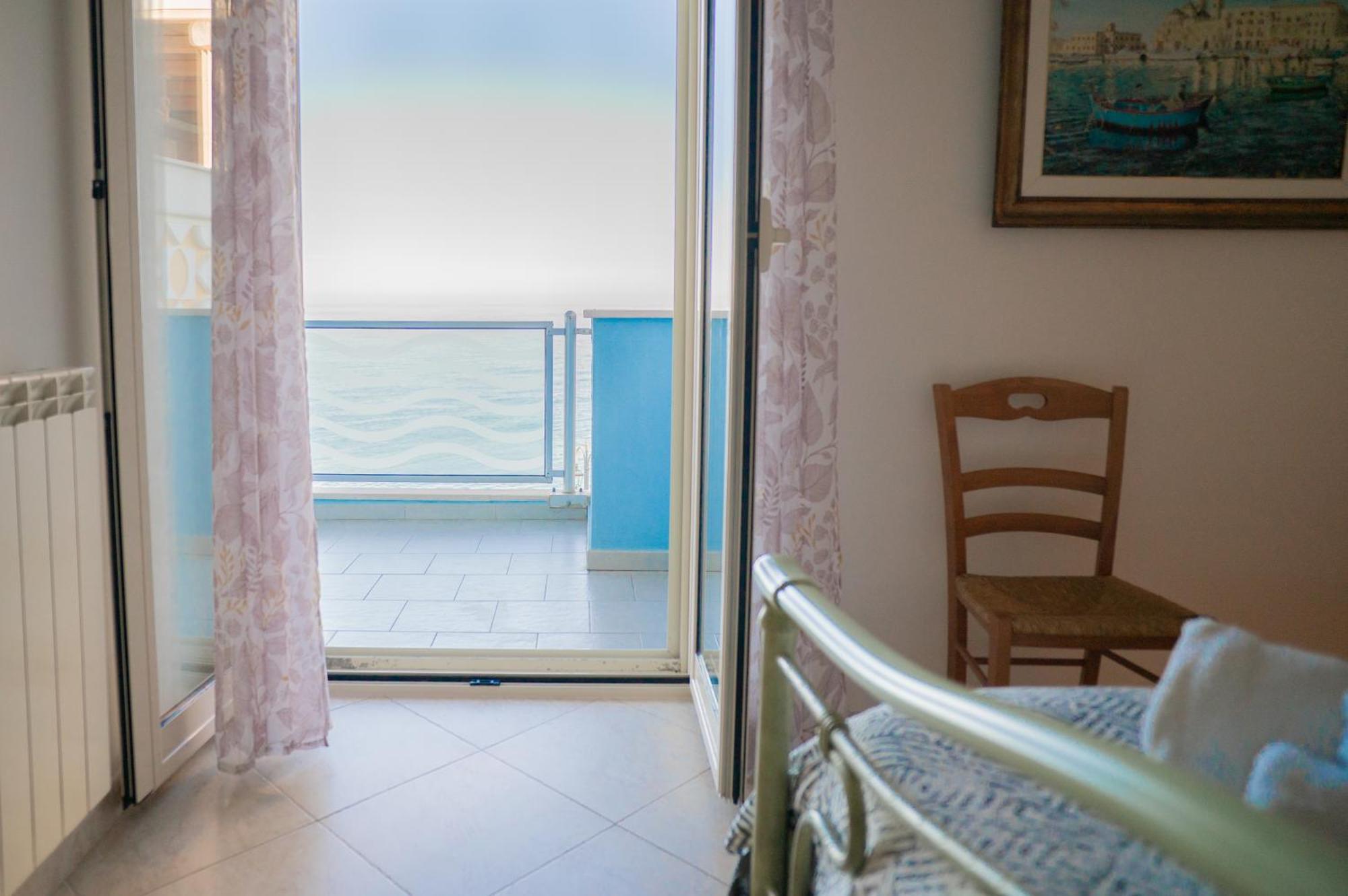 Milu'Seaview Ampia Casa Vista Mare Lejlighed Giovinazzo Eksteriør billede