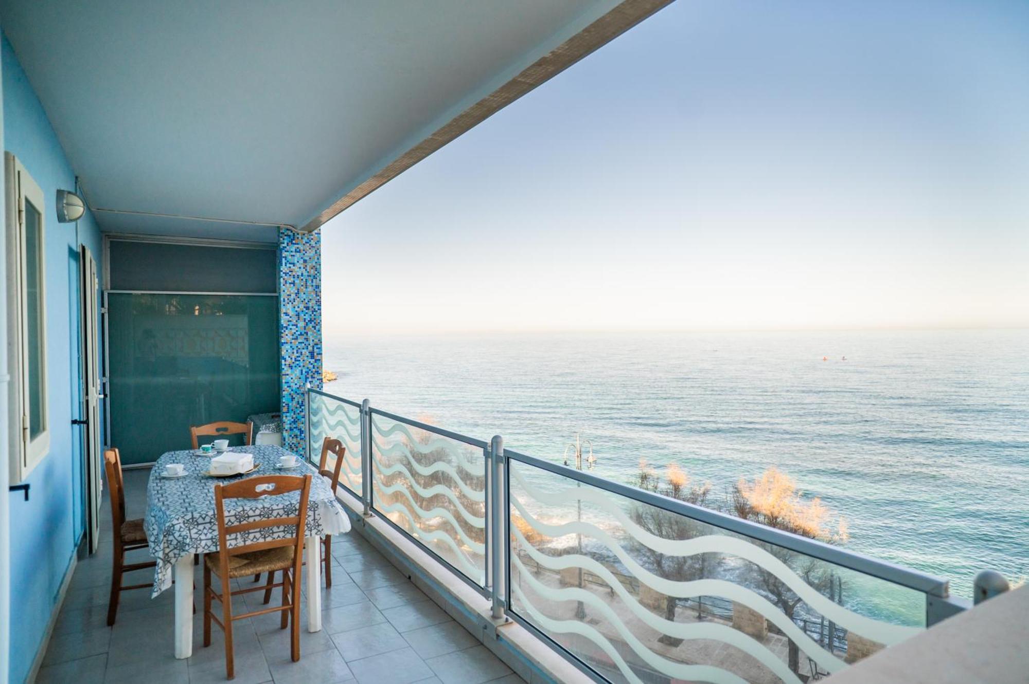 Milu'Seaview Ampia Casa Vista Mare Lejlighed Giovinazzo Eksteriør billede